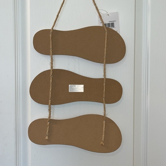 🆕 Flip Flops Wall Decor “Life is Better in Flip Flops” Hanging Sign 🩴 - Picture 2 of 10